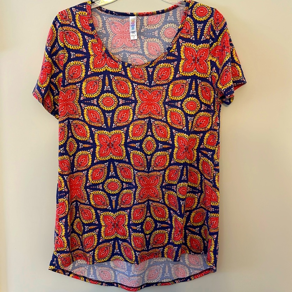 Lularoe classic shirt